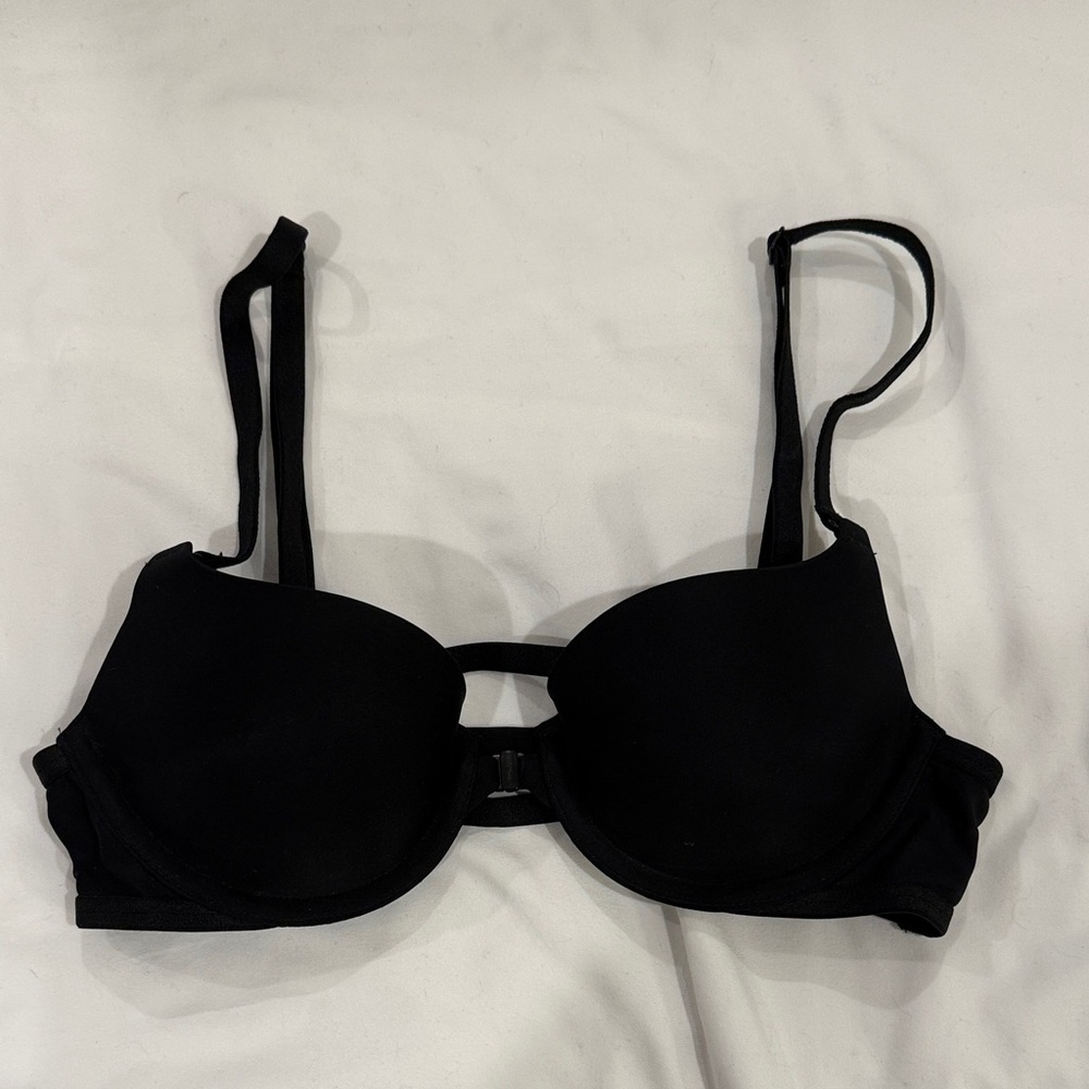 BNWT Victoria’s Secret front clasp black strappy demi bra